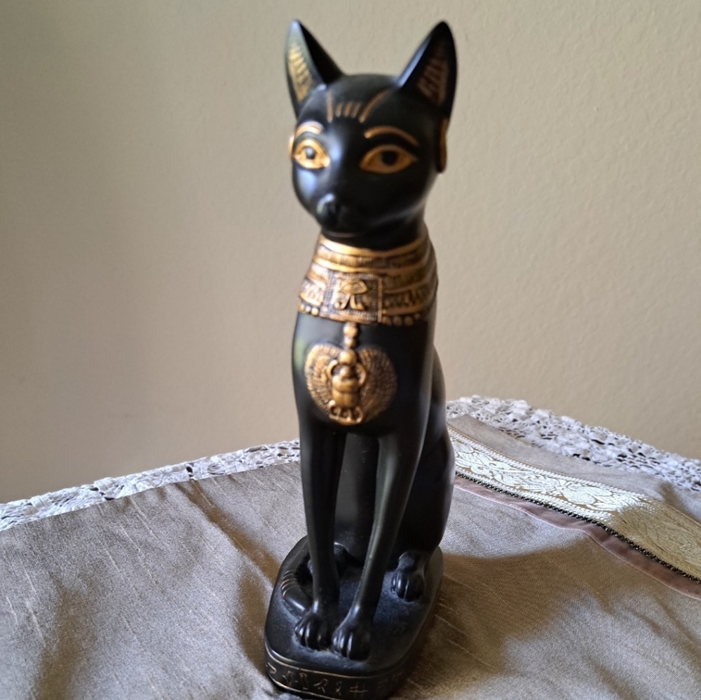 Regal Black and Gold Cat Art Piece See Photo - Picture 2 of 9
